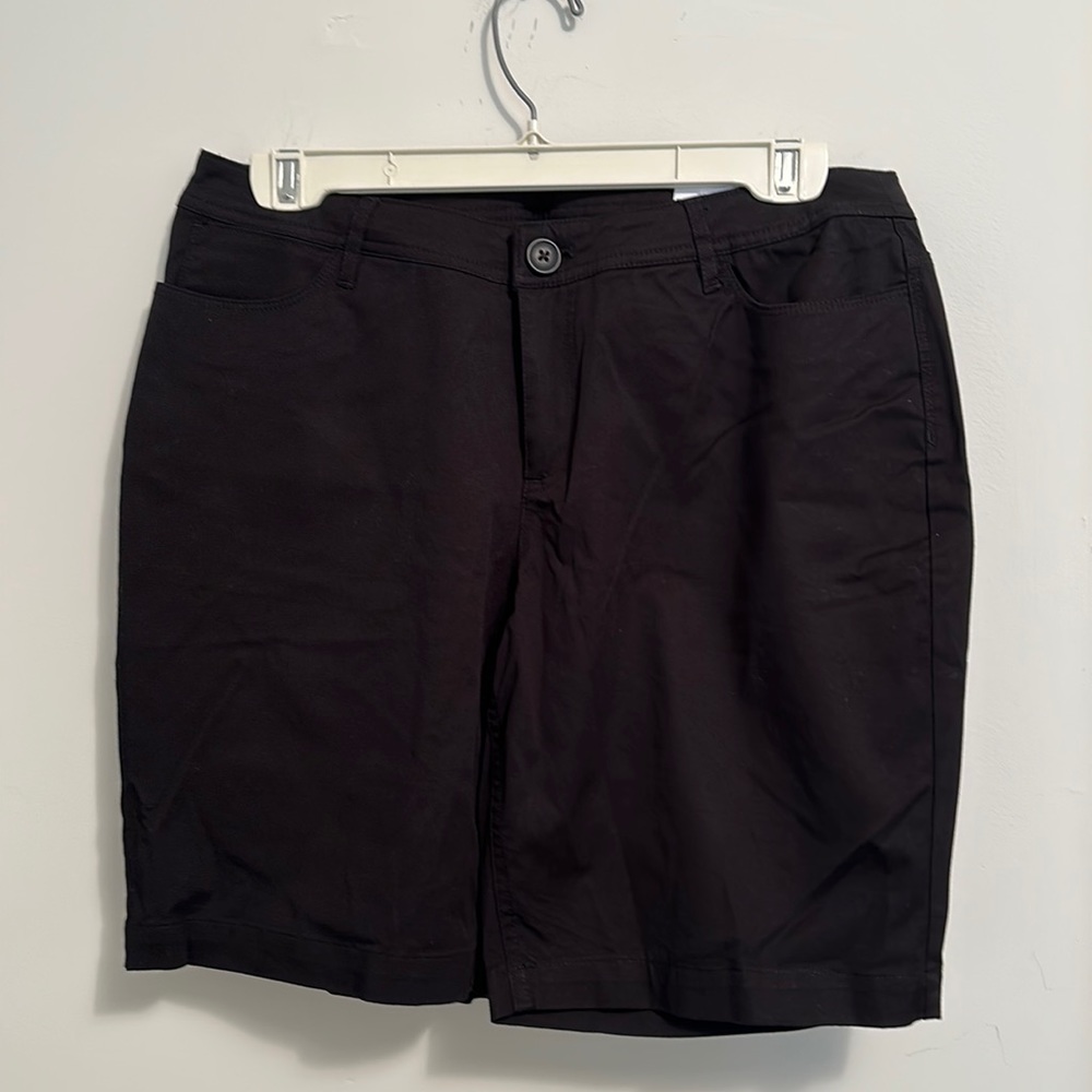 Christopher & Banks Black Modern Fit Shorts- Size 6
